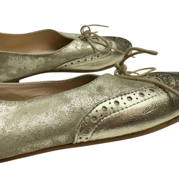 Ballerina Gold Tone Metallic Leather Wingtip Loafer Flats, 7 - Picture 3 of 11